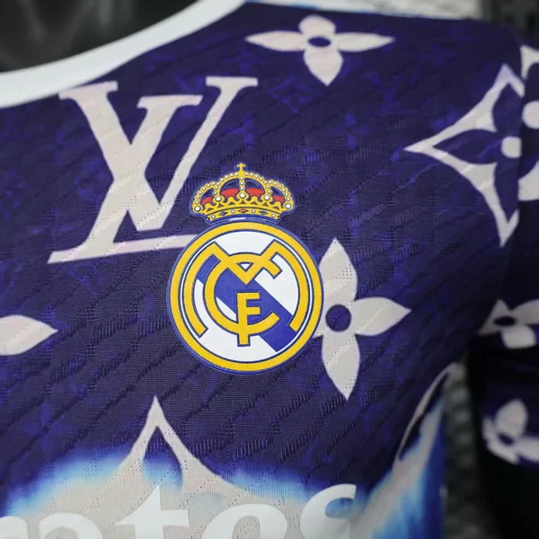 Real Madrid Camiseta Edición Jugadores 2025 2026 Especial Púrpura - Camiseta Real Madrid | 7camisetas